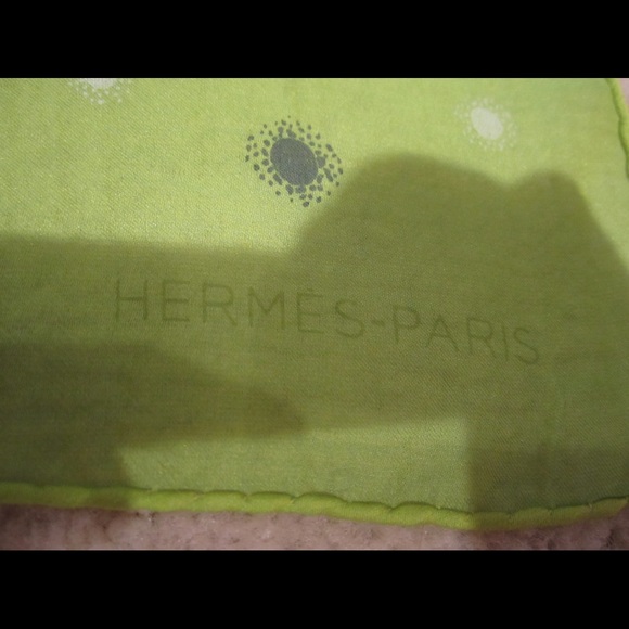 ‼️SOLD ‼️HERMES VINTAGE Silk Scarf - Picture 4 of 5